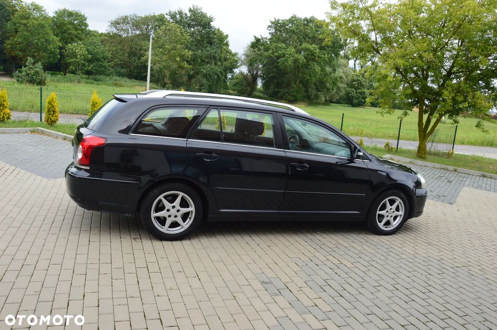 Toyota Avensis - 9