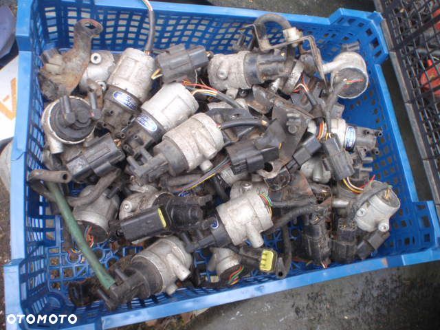 zawór zaworek podciśnienie aisan fiat cinquecento. 700 900 1.1 sporting uno posiadam wszystkie części - 3