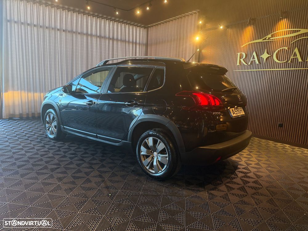 Peugeot 2008 1.2 PureTech Style - 4