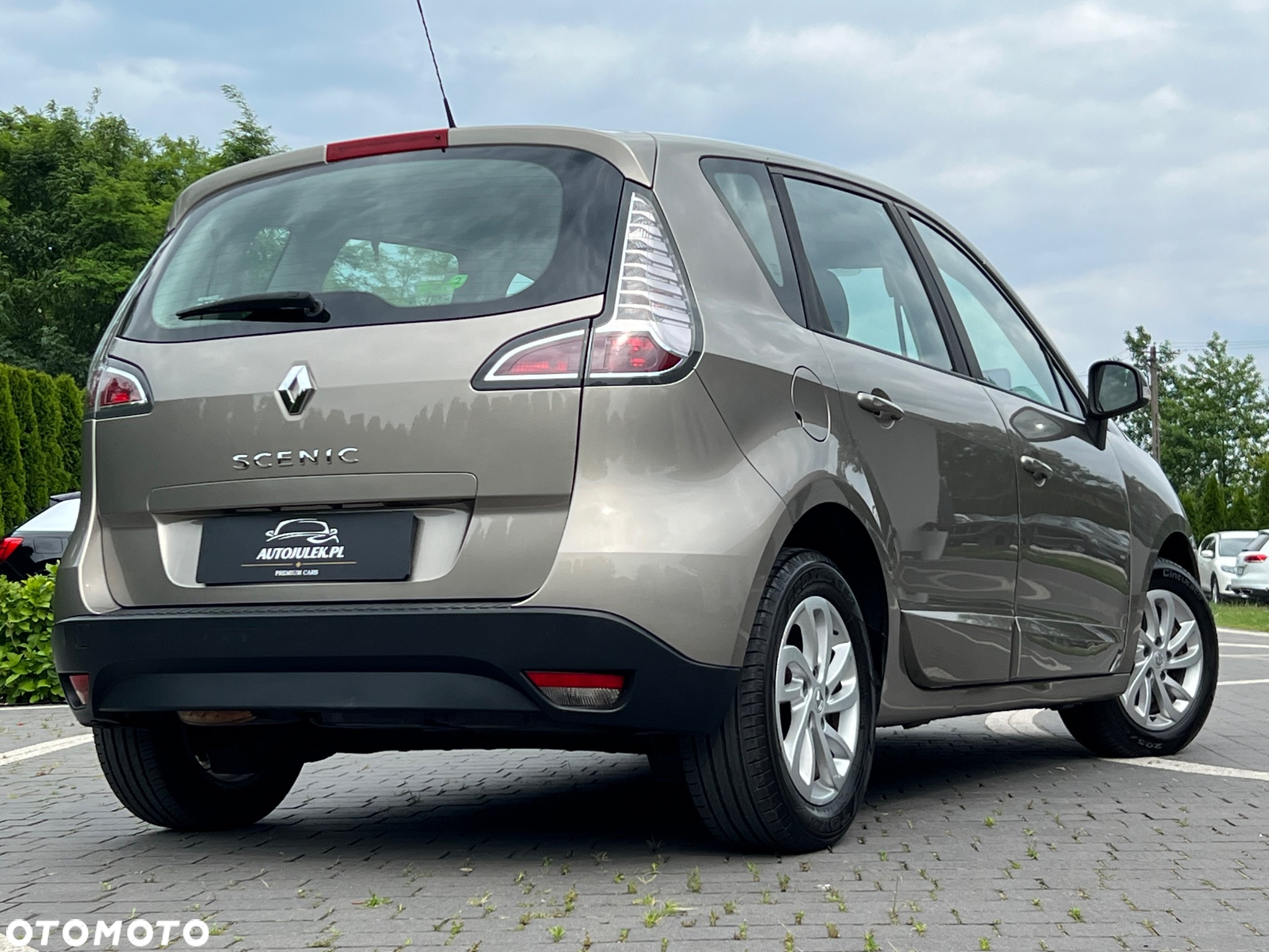 Renault Scenic 1.6 16V TomTom Edition - 11
