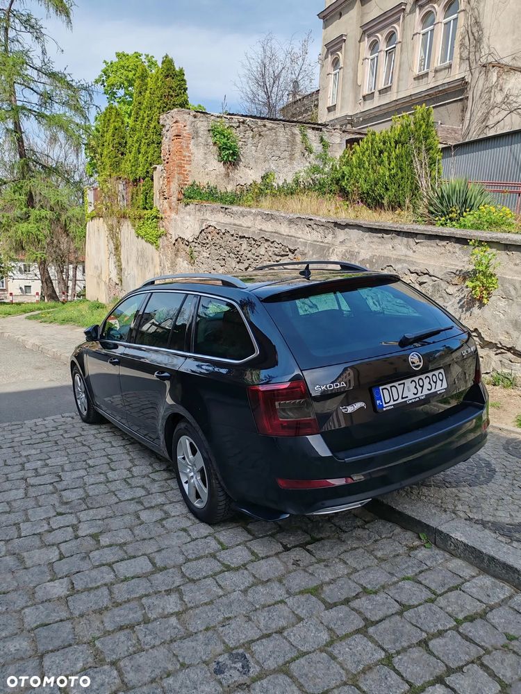 Skoda Octavia 1.6 TDI DPF DSG Elegance - 8