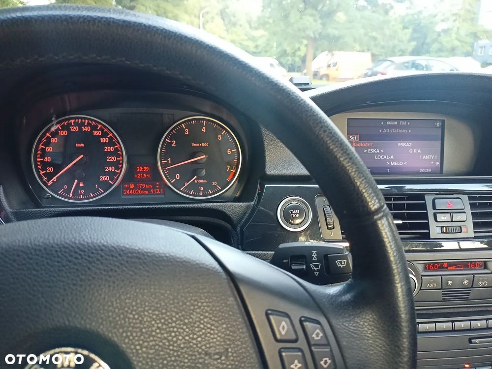 BMW Seria 3 320i - 17