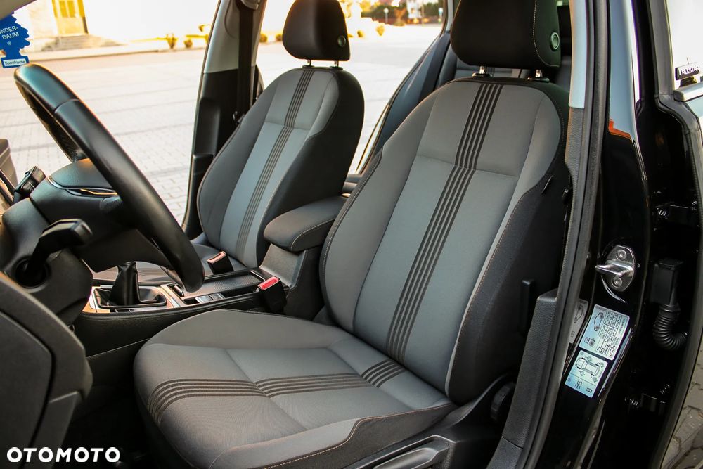 Volkswagen Golf 1.6 TDI BlueMotion Technology Allstar - 32