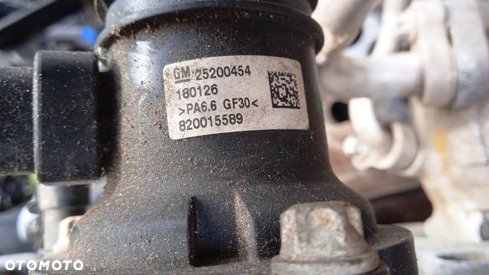 Obudowa termostatu Opel Adam Corsa E 25200454 820015589 - 1