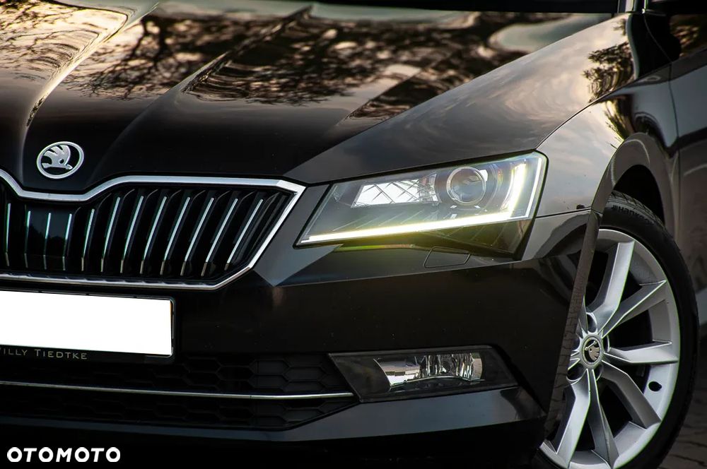 Skoda Superb 2.0 TDI DSG Ambition - 39