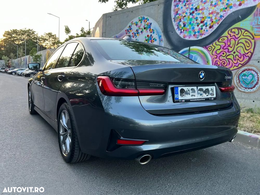 BMW Seria 3 330i AT - 4