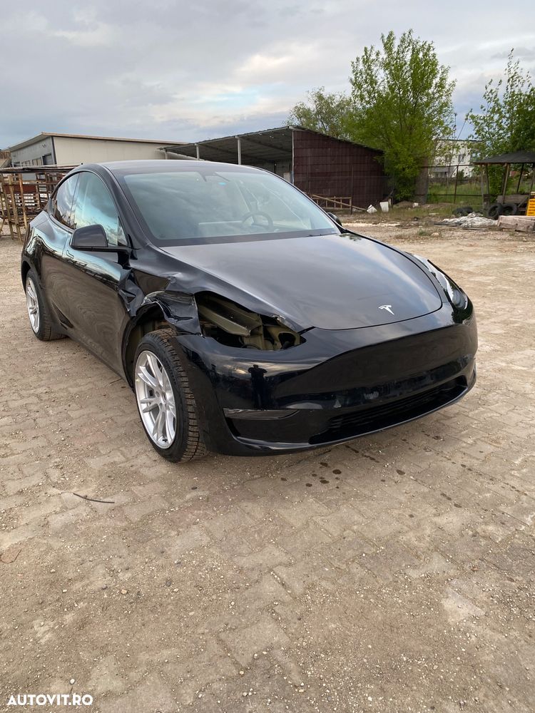 Tesla Model Y RWD - 4