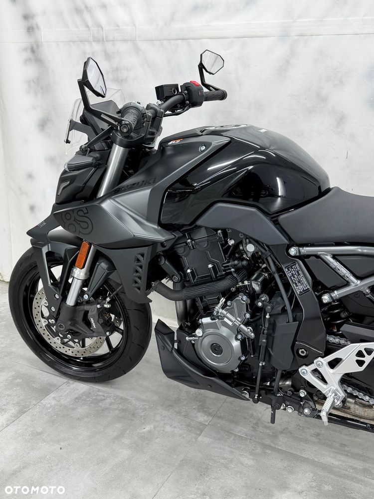 Suzuki GSX - 31