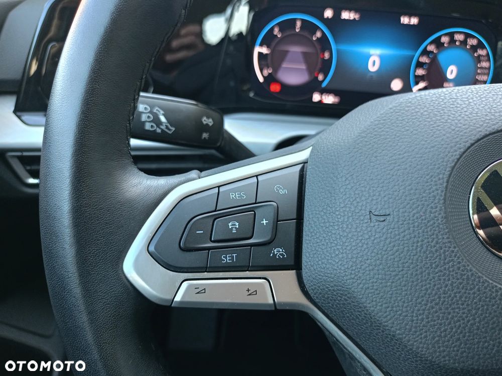 Volkswagen Golf - 10