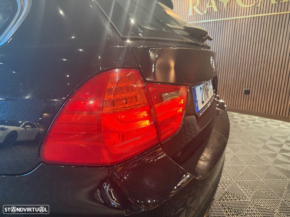 BMW 320 d Navigation Sport - 16