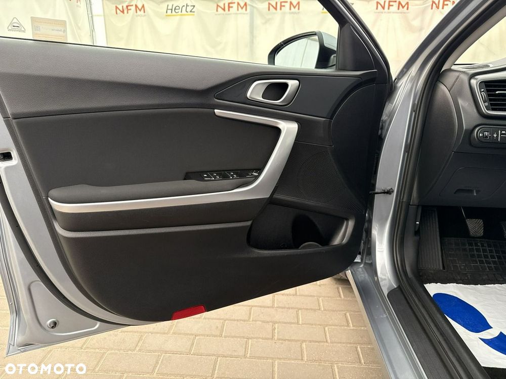 Kia Ceed - 11