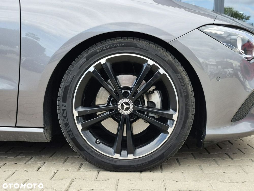Mercedes-Benz CLA 200 7G-DCT Edition Progressive Line - 10