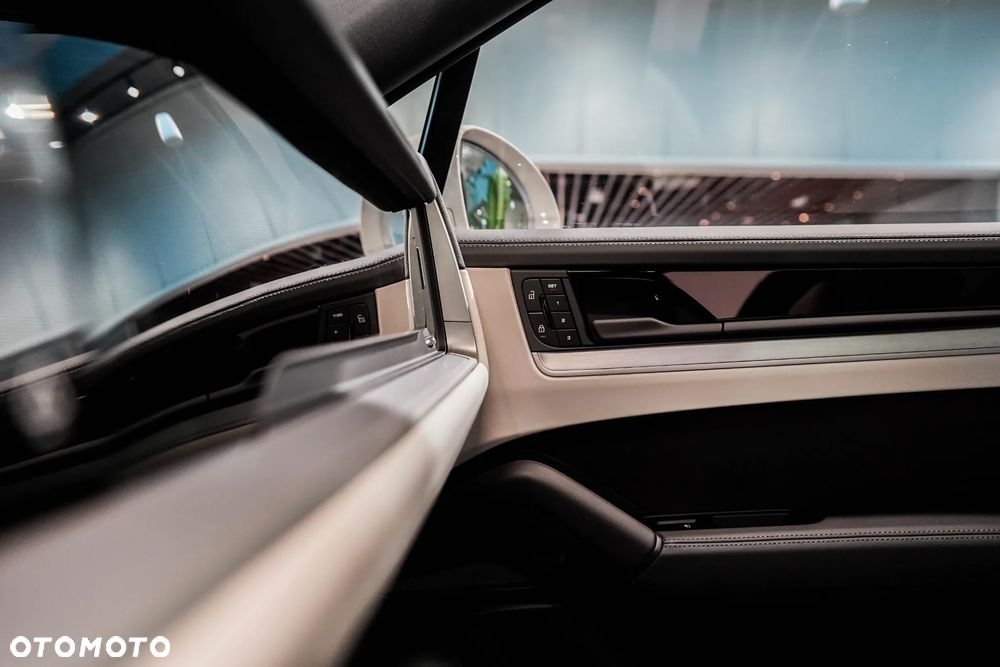 Porsche Cayenne S E-Hybrid PHEV Black Edition - 18