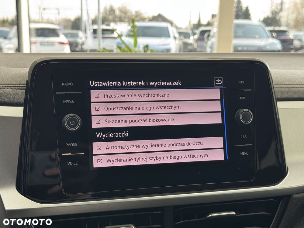 Volkswagen T-Roc - 31