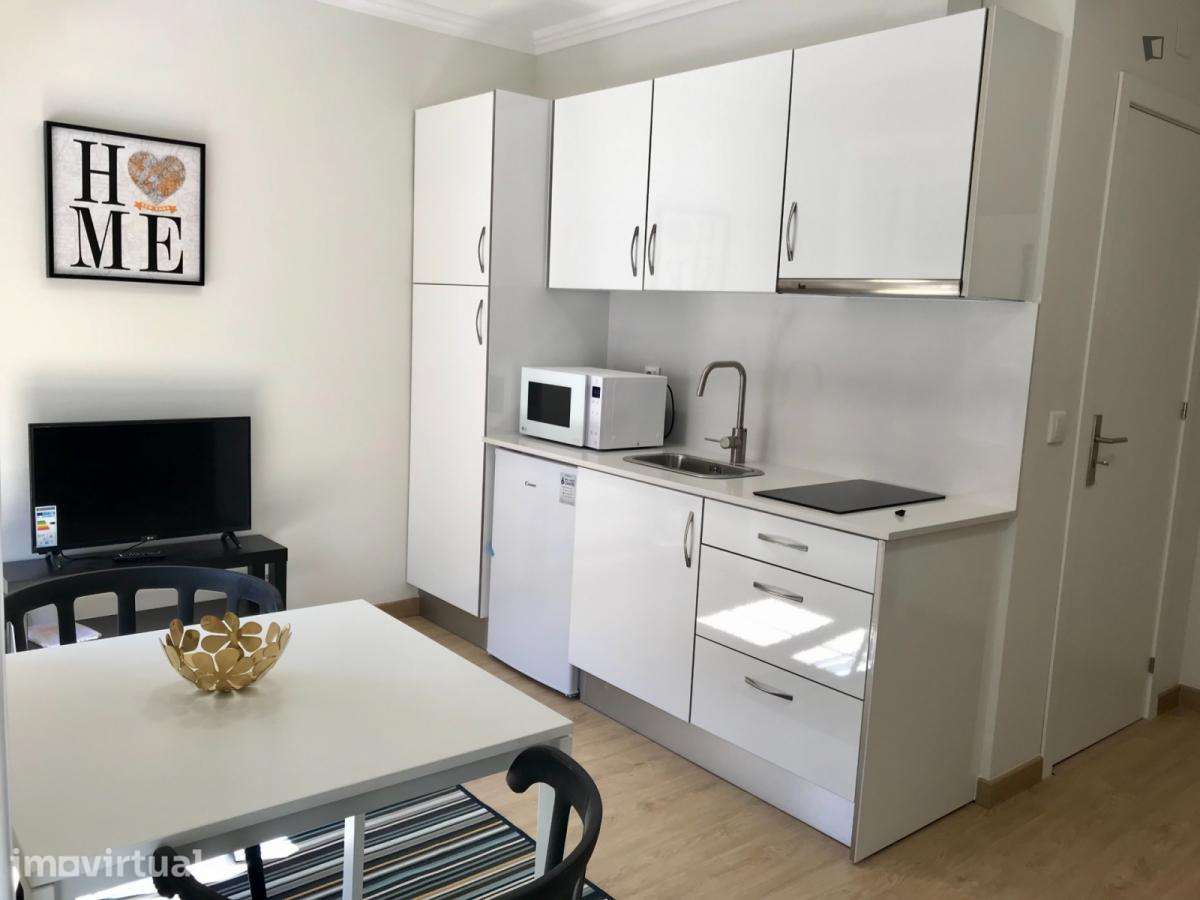 Apartamento com 1 quartos - localizado em Roma-Areeiro Lisbon - Grande imagem: 5/12
