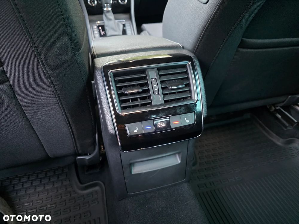 Skoda Superb 2.0 TSI Style DSG - 28