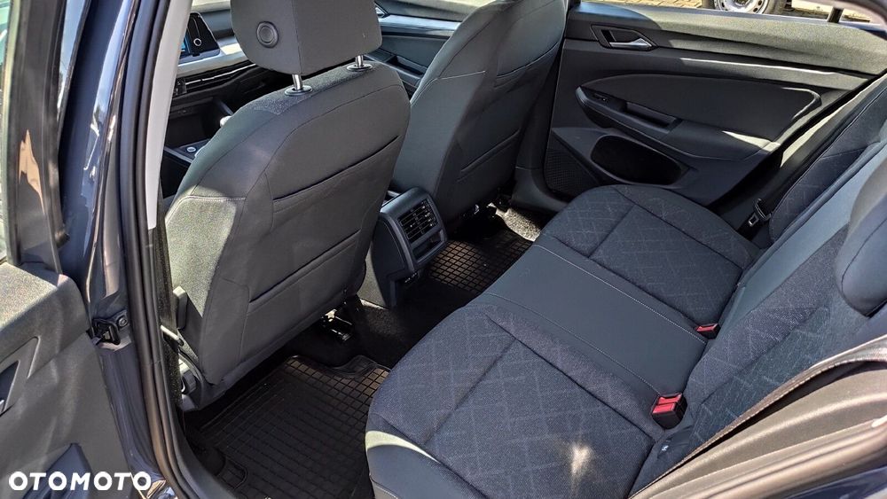 Volkswagen Golf - 11