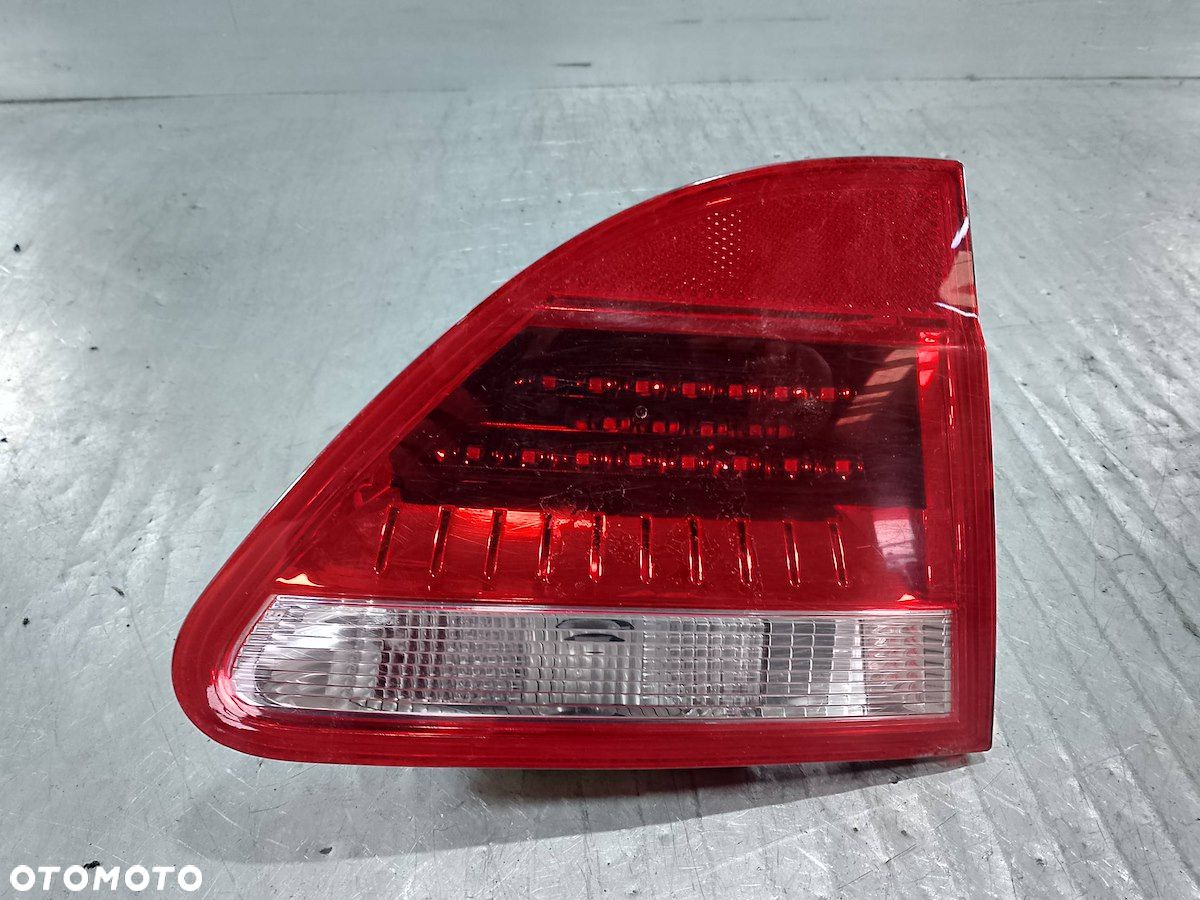 LAMPA TYLNA LEWA W KLAPE SEAT EXEO 3R5945093C 89505087 SEDAN - 1