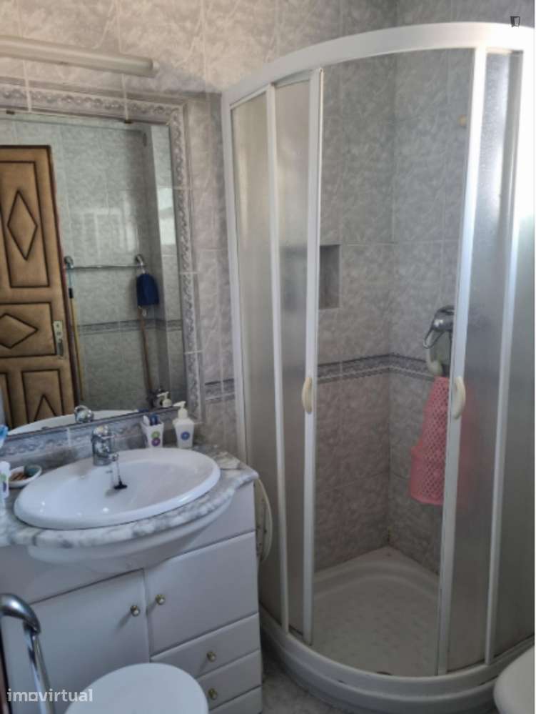 Quarto - localizado em Xabregas Lisbon - Grande imagem: 3/9