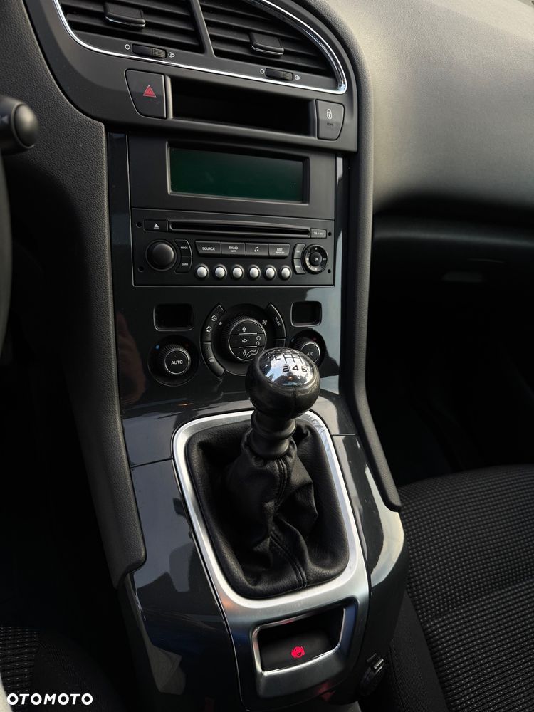 Peugeot 5008 1.6 THP Premium - 12