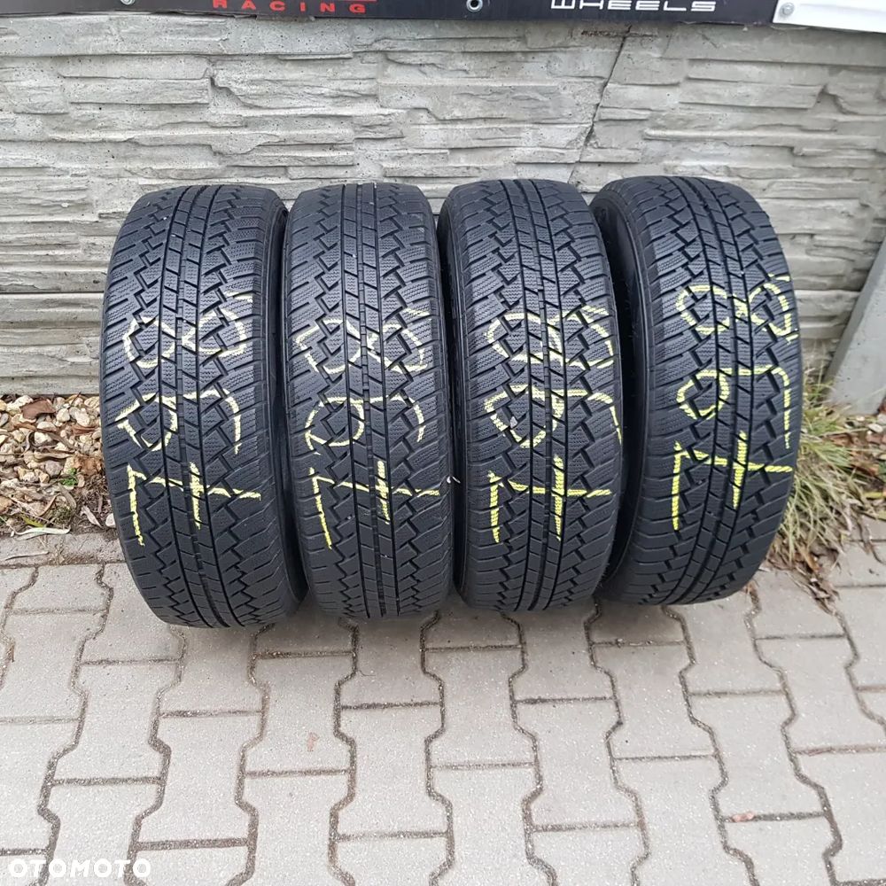 4x 215/65R16C Infinity Inf 059 Komplet opon zimowych Poznań - 1