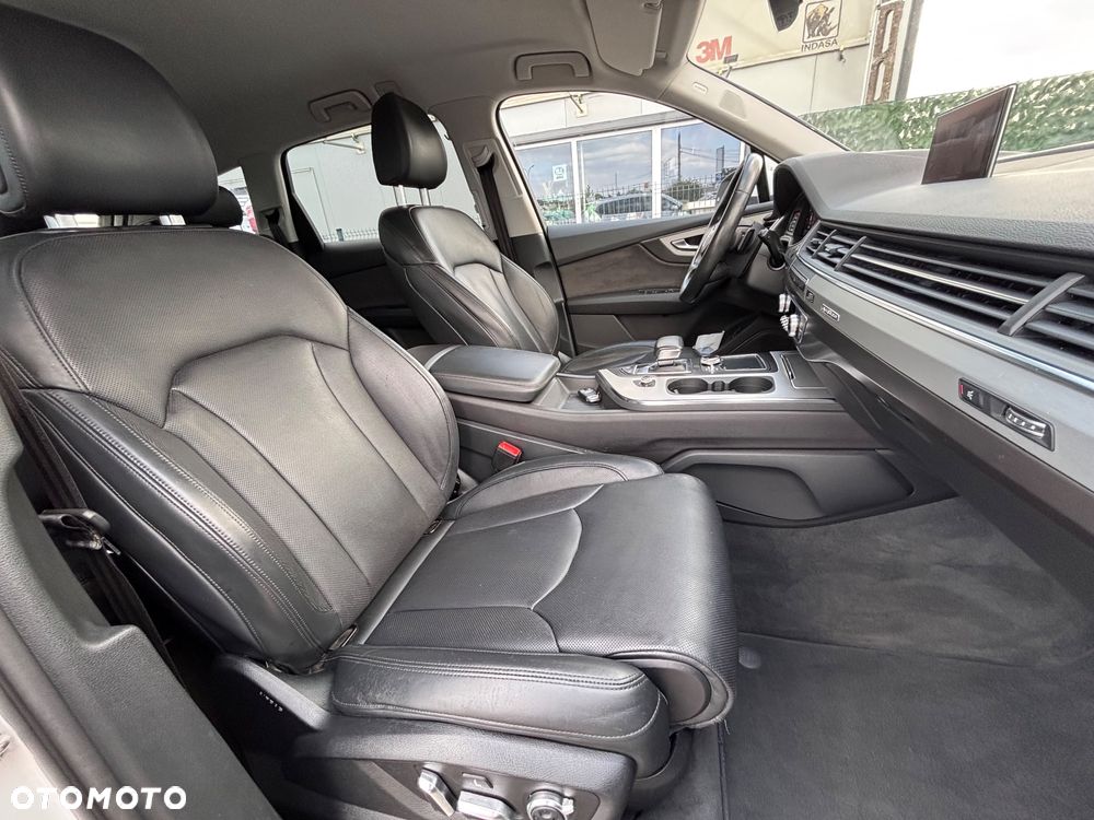 Audi Q7 3.0 TDI ultra Quattro Tiptronic - 22