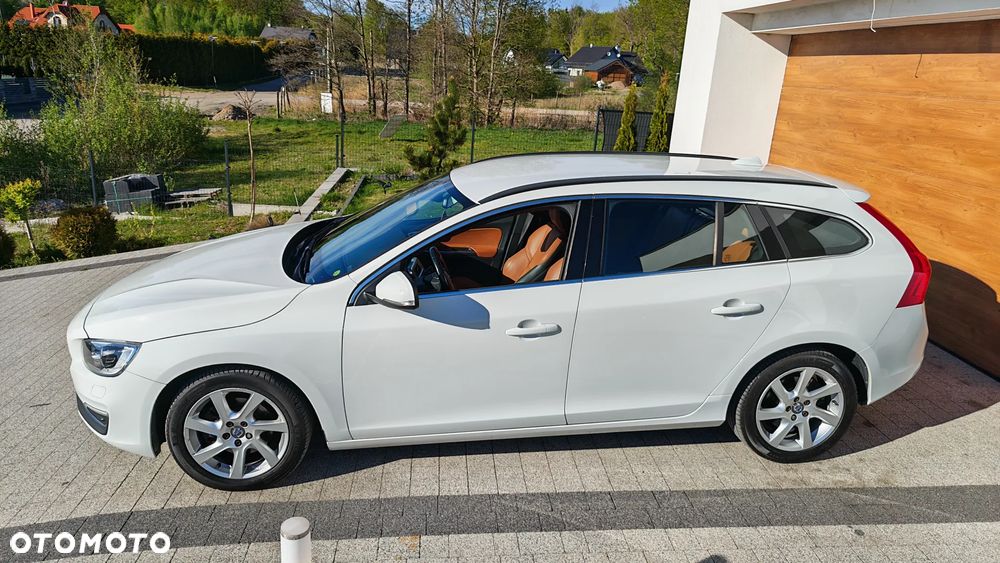 Volvo V60 D4 Geartronic Momentum - 38