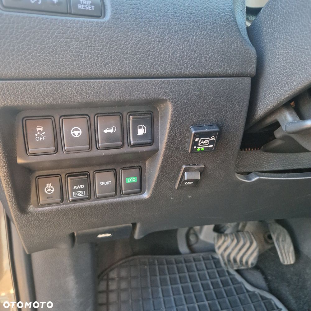 Nissan Rogue - 13