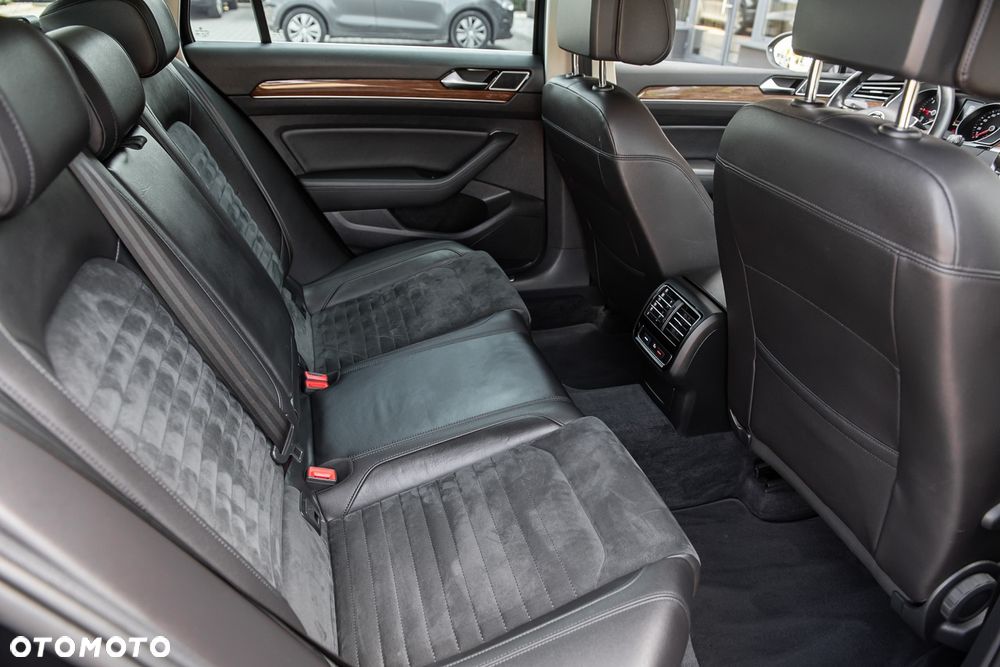 Volkswagen Passat Variant 2.0 TDI SCR 4Motion DSG (BMT) Highline - 34