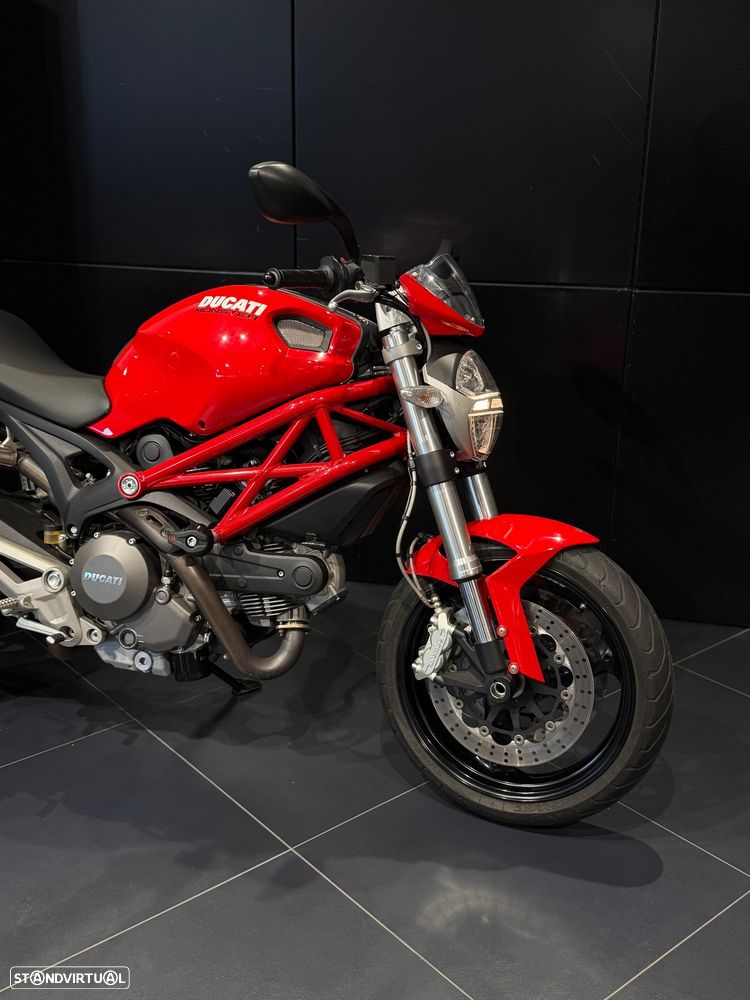 Ducati Monster 696+ ABS - 4