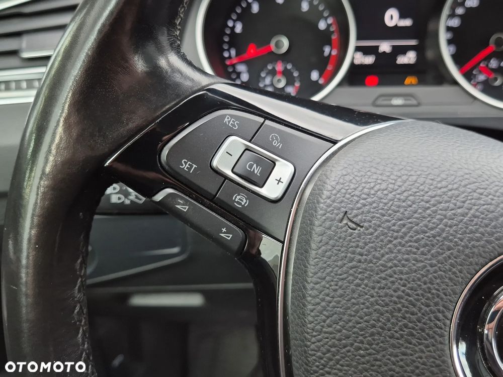 Volkswagen Tiguan - 18