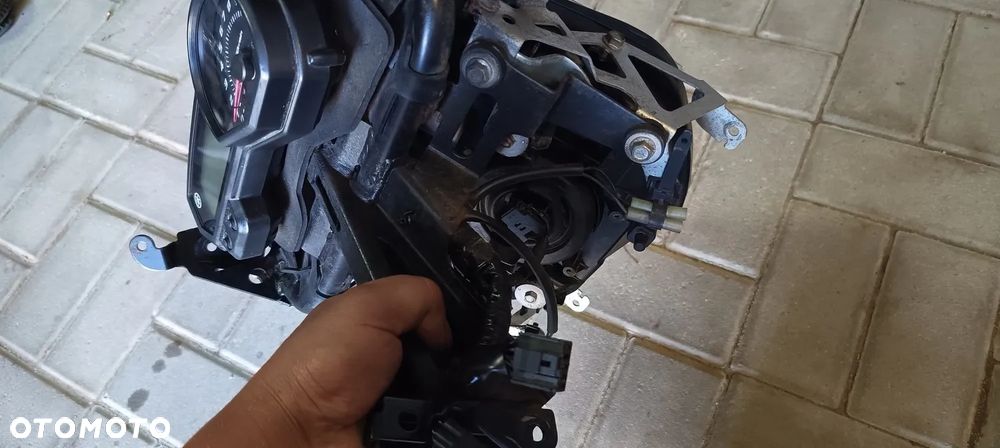 YAMAHA XJ6 REFLEKTOR LAMPA LICZNIK ZEGARY STELAŻ WYPEŁNIENIE OWIEWKA - 10