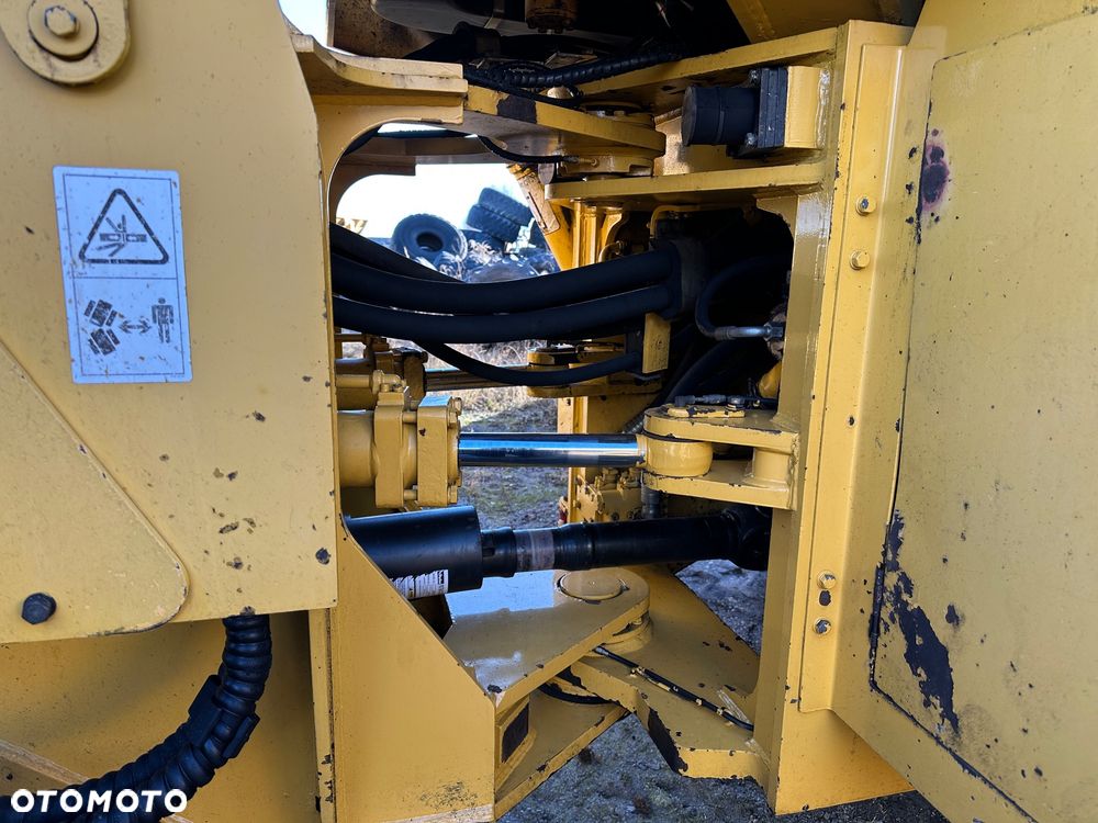 Liu Gong CLG862 lll Cat Liebherr JCB - 7