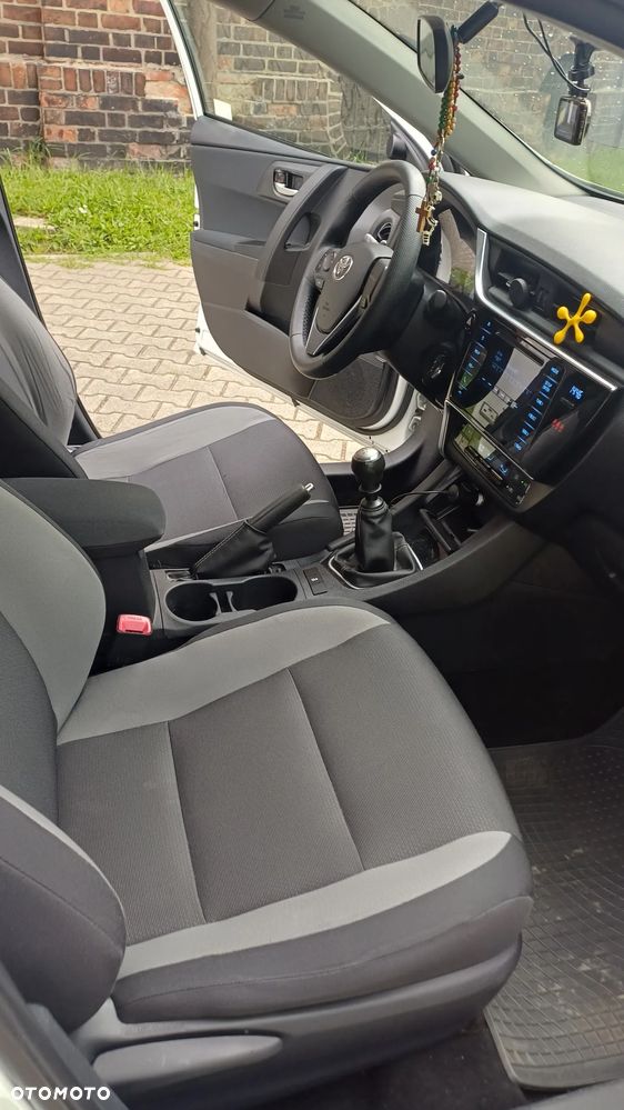 Toyota Auris 1.33 VVT-i Active - 27