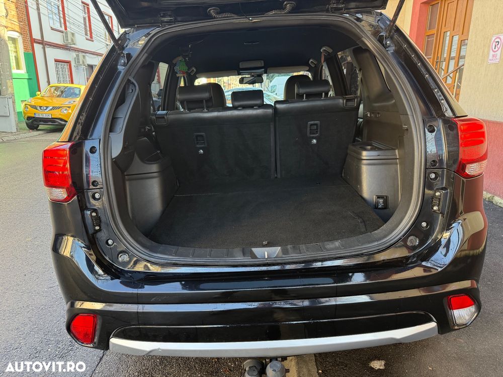 Mitsubishi Outlander 2.0 4WD Plus - 10