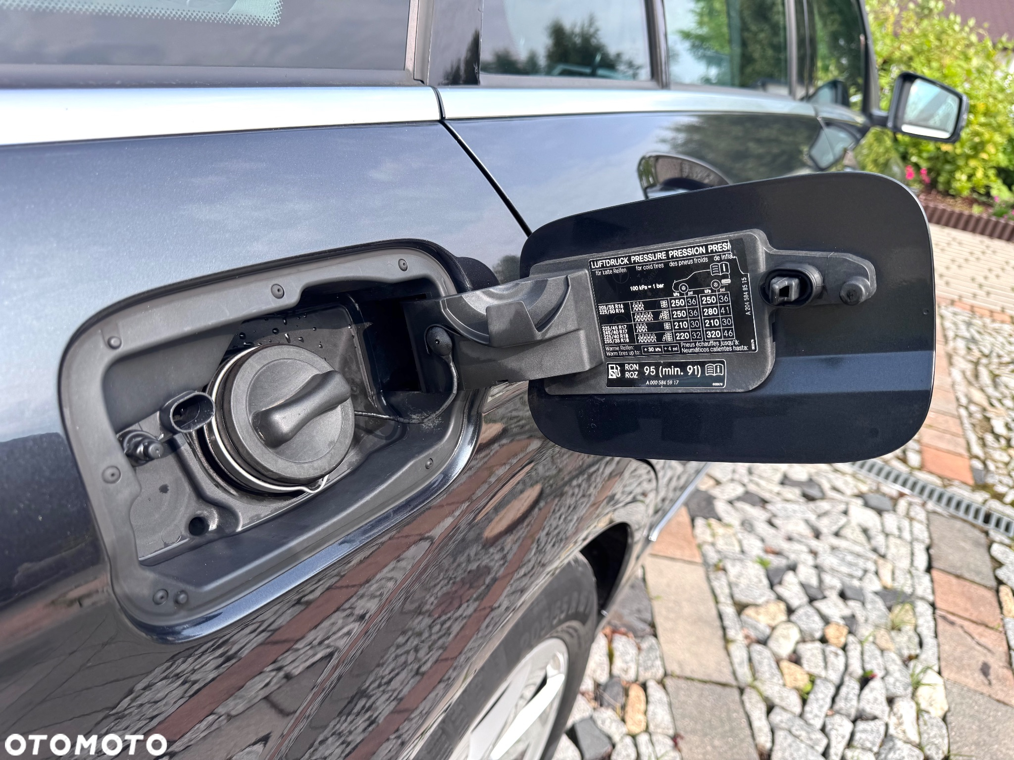 Mercedes-Benz Klasa C 180 CGI BlueEff Avantgarde - 14