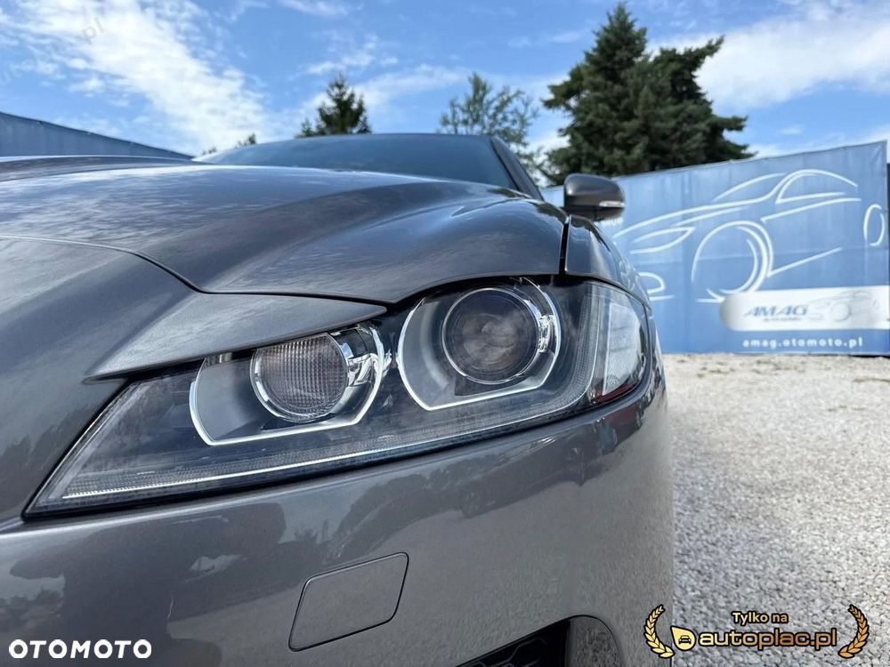 Jaguar XF - 11