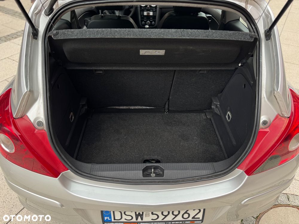 Opel Corsa 1.2 16V Cosmo - 16