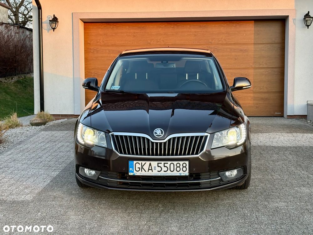 Skoda Superb 2.0 TDI Elegance DSG - 8