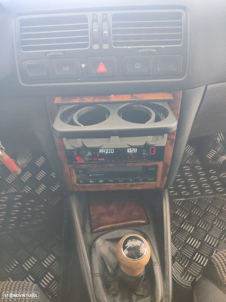 VW Bora 1.9 TDi Highline - 9