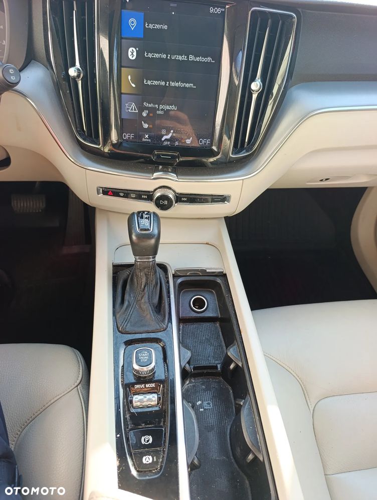 Volvo XC 60 T5 GPF AWD Momentum - 19