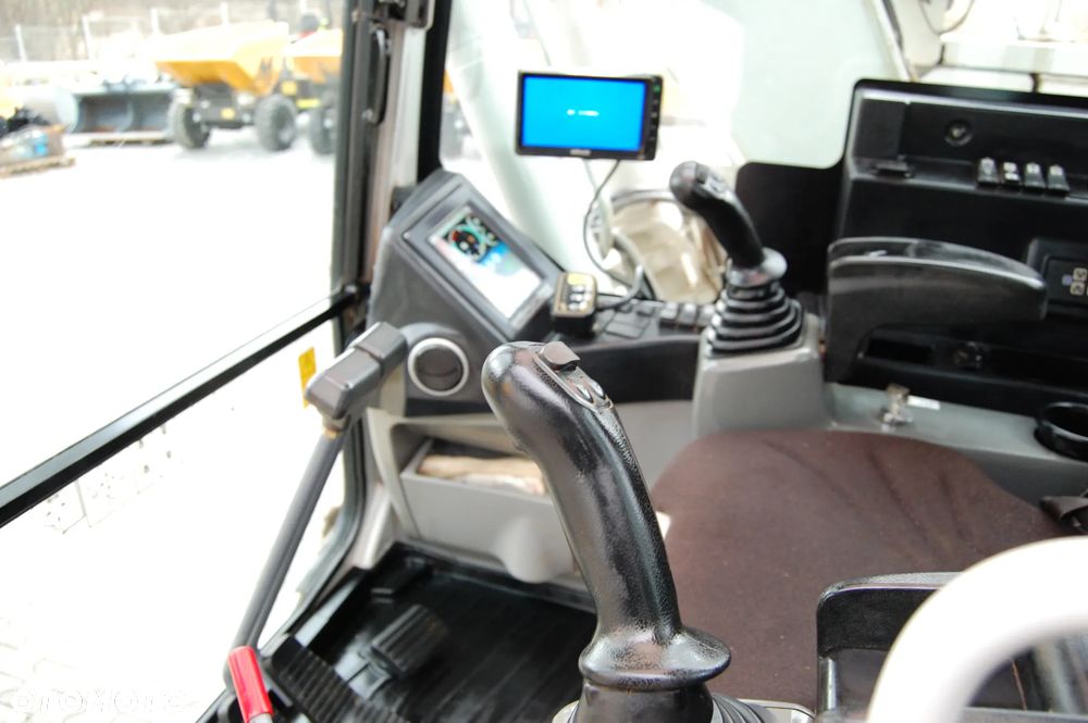 Takeuchi TB2150R - 20