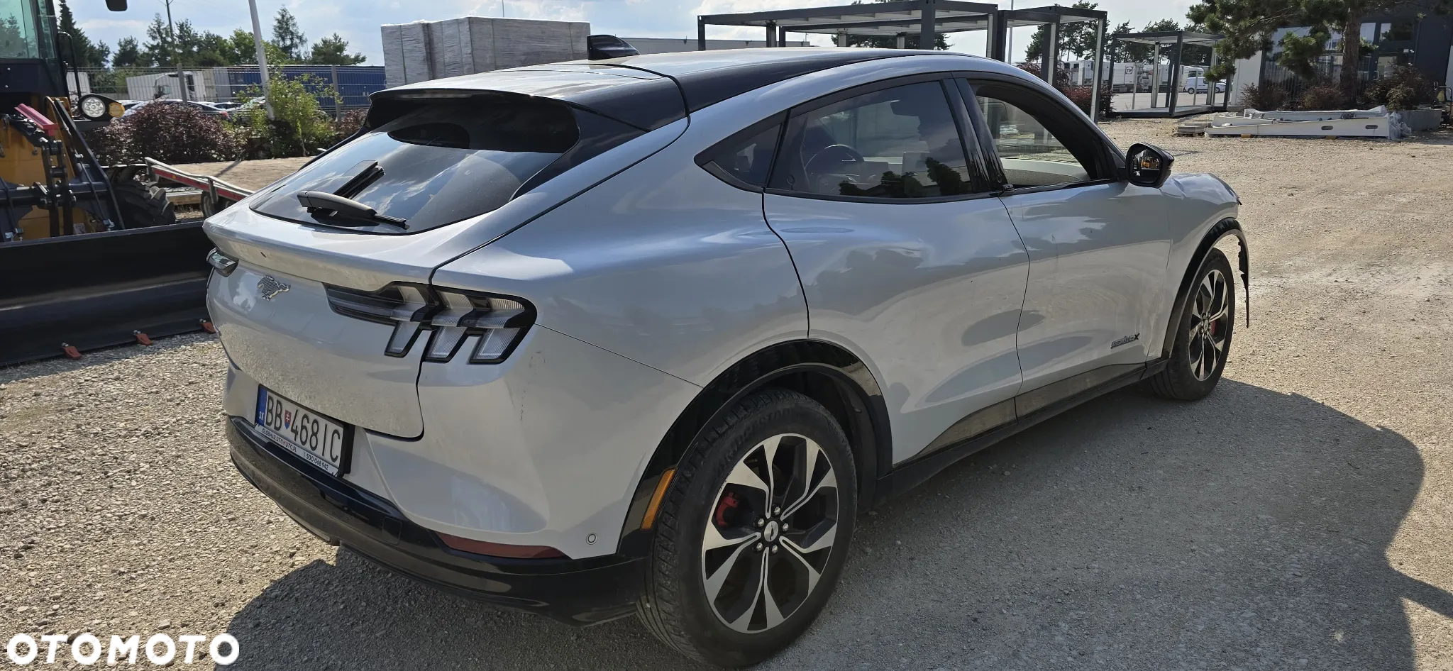 Ford Mustang Mach-E 88 kWh AWD Premium - 8