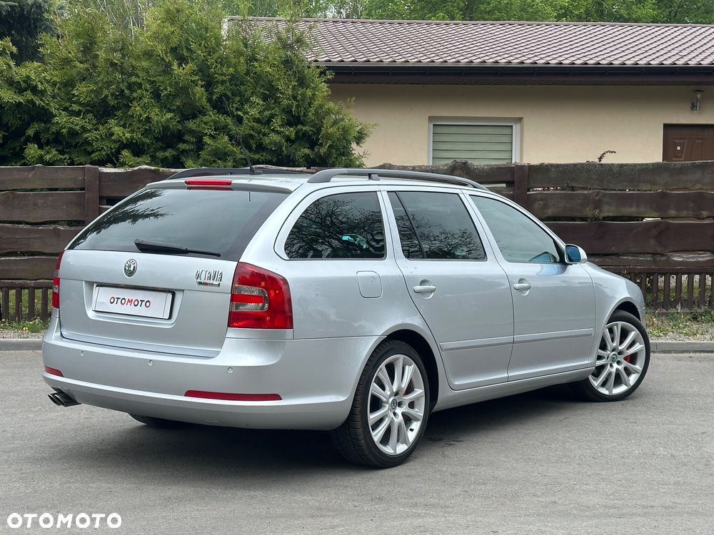 Skoda Octavia 2.0 TDI CR DPF RS - 15