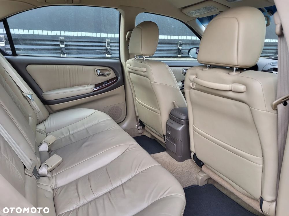 Nissan Maxima 2.0 Elegance - 28