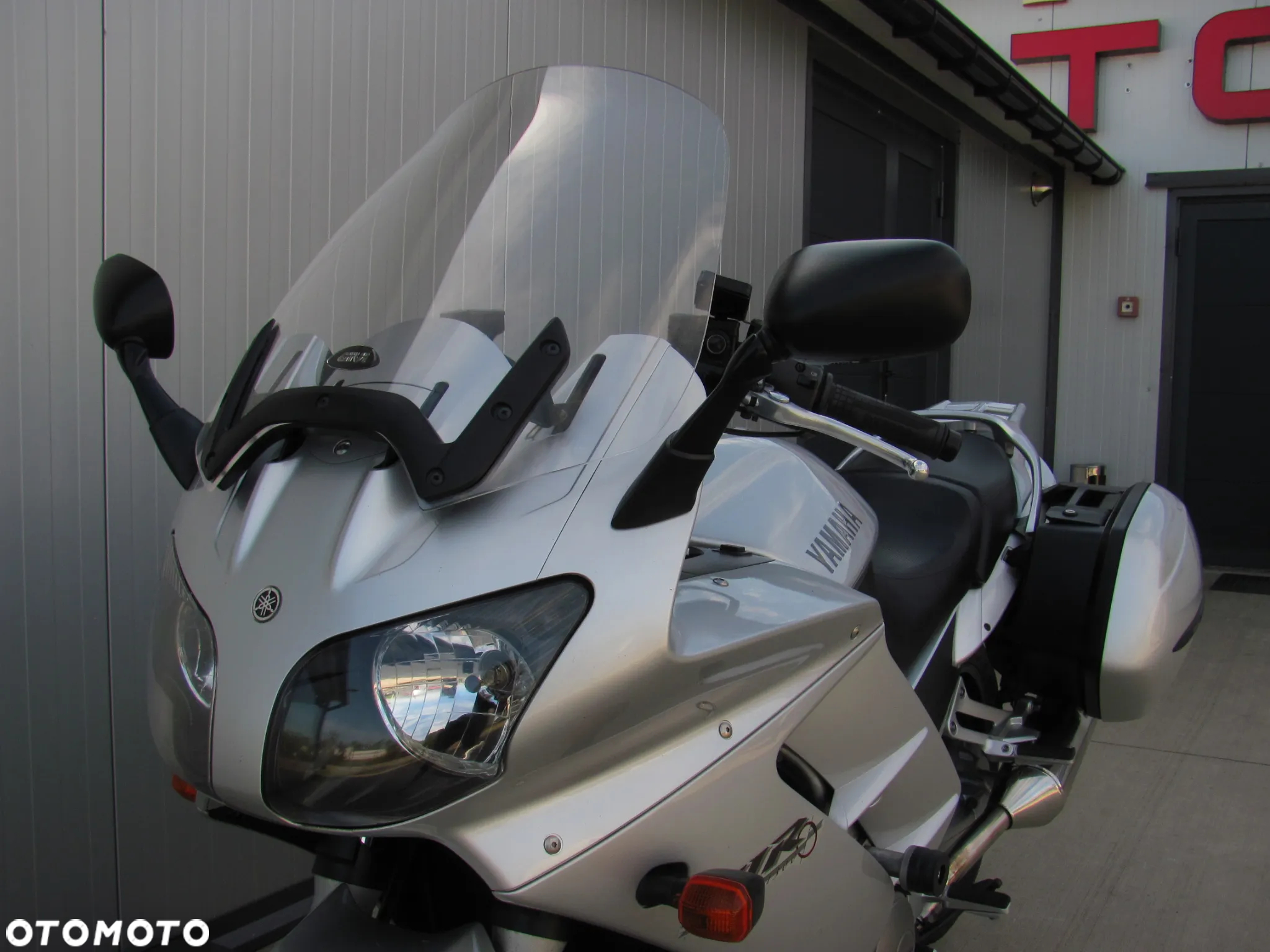 Yamaha FJR - 21
