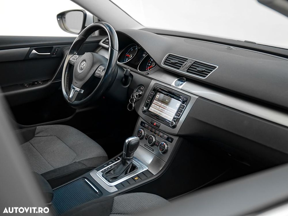 Volkswagen Passat - 10