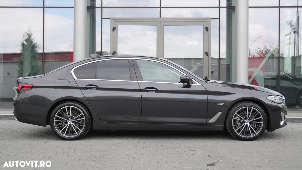 BMW Seria 5 530e xDrive AT PHEV - 8