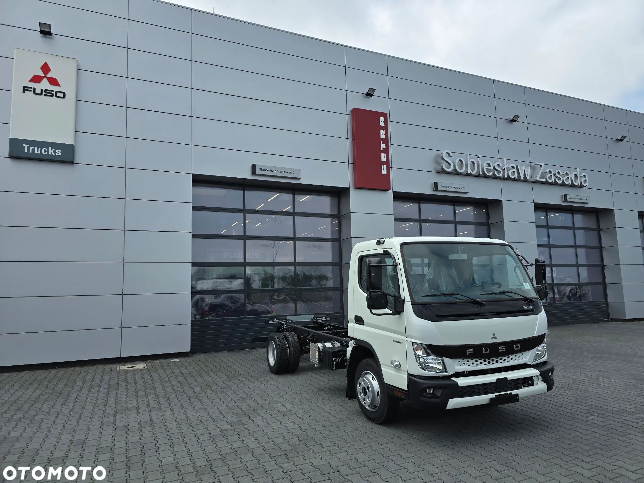 FUSO Canter 9C18 - 1