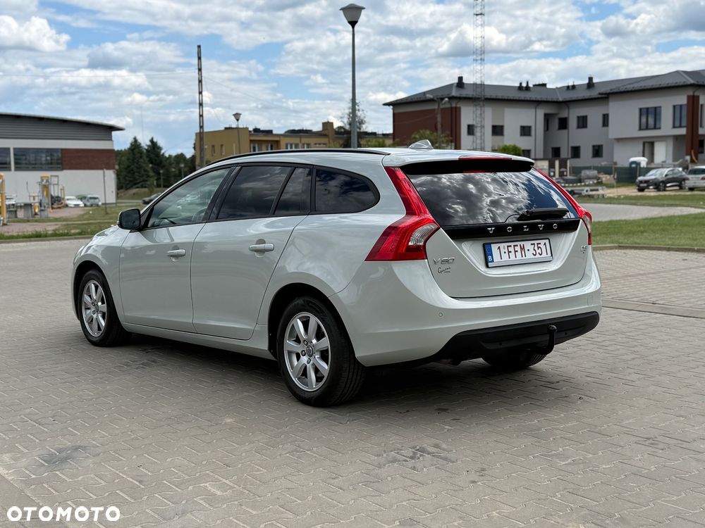 Volvo V60 D3 Summum - 18
